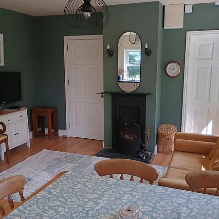 Mountshannon Cottage エクステリア 写真